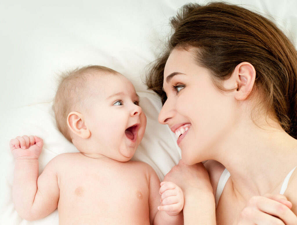 Glückliche Mutter mit Baby